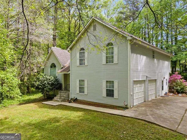 3420 Honeysuckle Ln, Lithia Springs, GA 30122