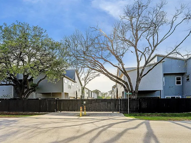 1906 Jack Oak Ave — Photo 24