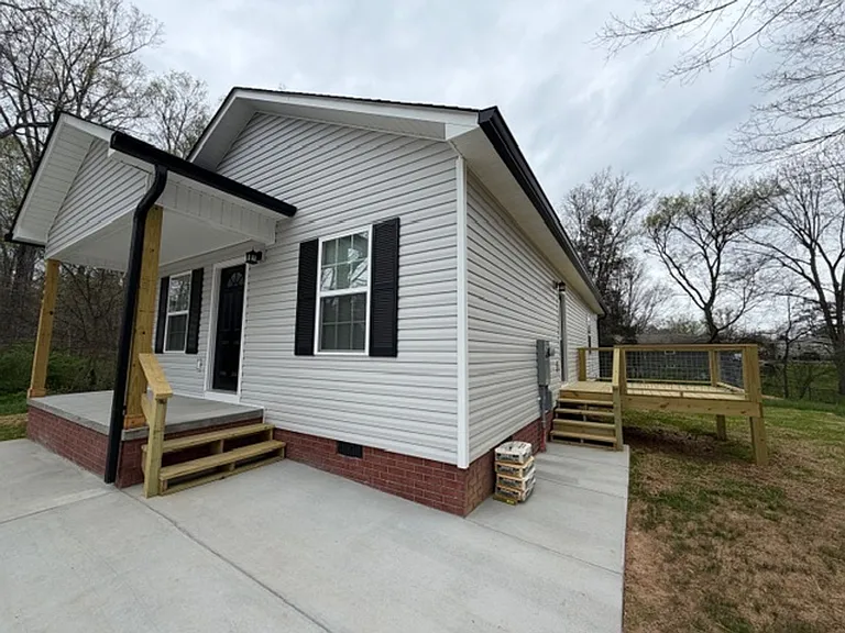 3001 Bates Pike SE — Photo 3
