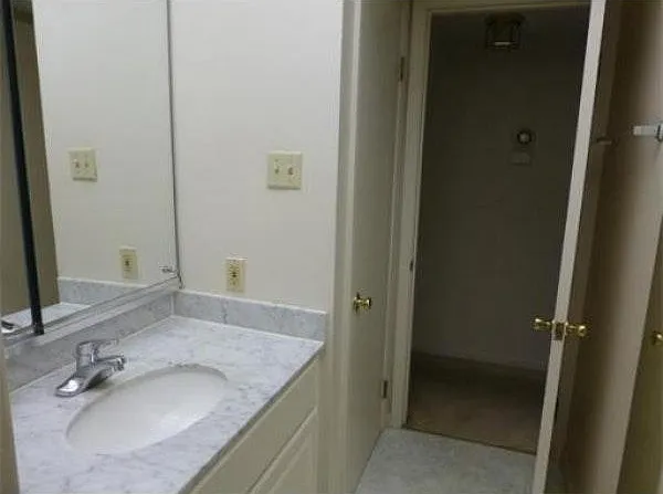 124 Jamestown Dr #C — Photo 11
