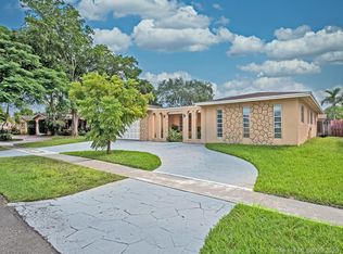 531 NW 93rd Ter, Pembroke Pines, FL 33024