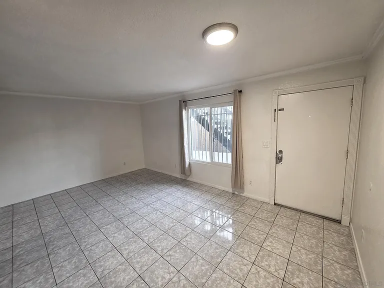 4056 Van Dyke Ave #2 — Photo 4