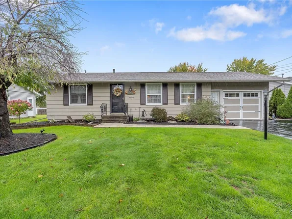 4921 Merrill Dr, Liverpool, NY 13088