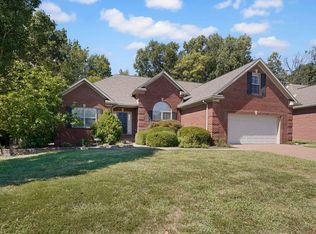 8910 Pierce Dr, Evansville, IN 47725