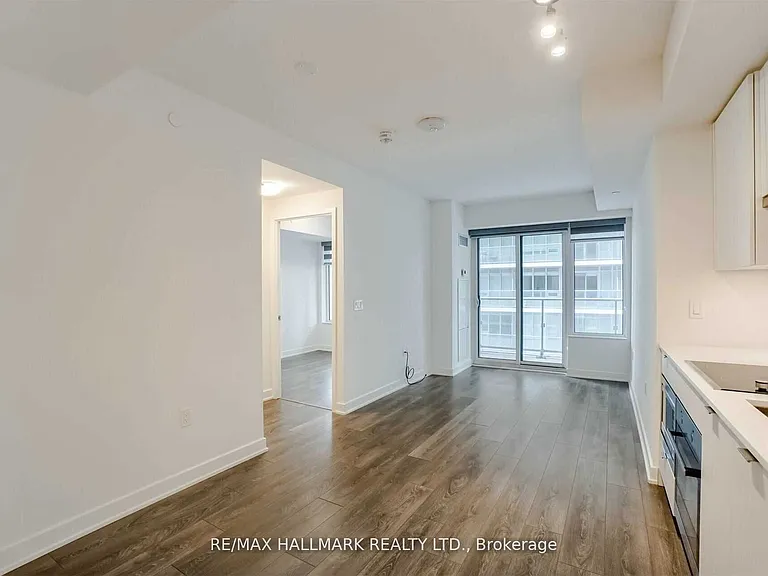 99 Broadway Ave #907 — Photo 9