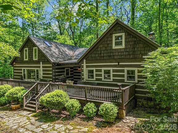 3rd image of 980 Mountain Forest Dr