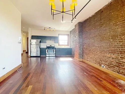 2nd image of 360 Franklin Ave APT 3R