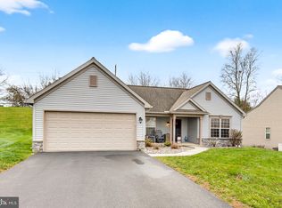 926 Sweetbay Ln, Lebanon, PA 17046