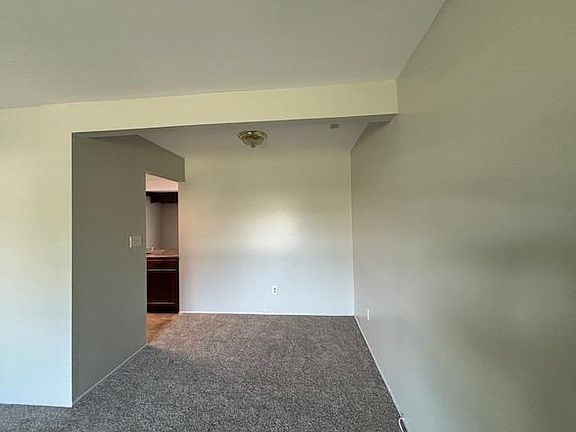 3rd image of 3213 Country Park Ln