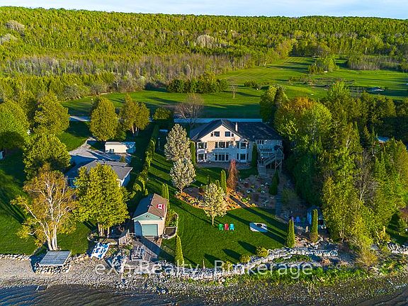 3rd image of 502411 Grey Ave #1