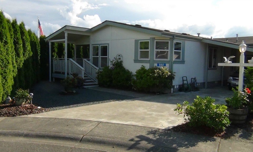 1st image of 880 Carriage Ct