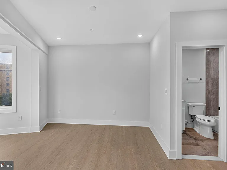 1650 Columbia Rd NW #402 — Photo 12