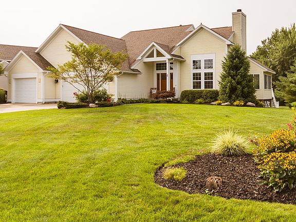 2nd image of 346 Sand Castle Dr
