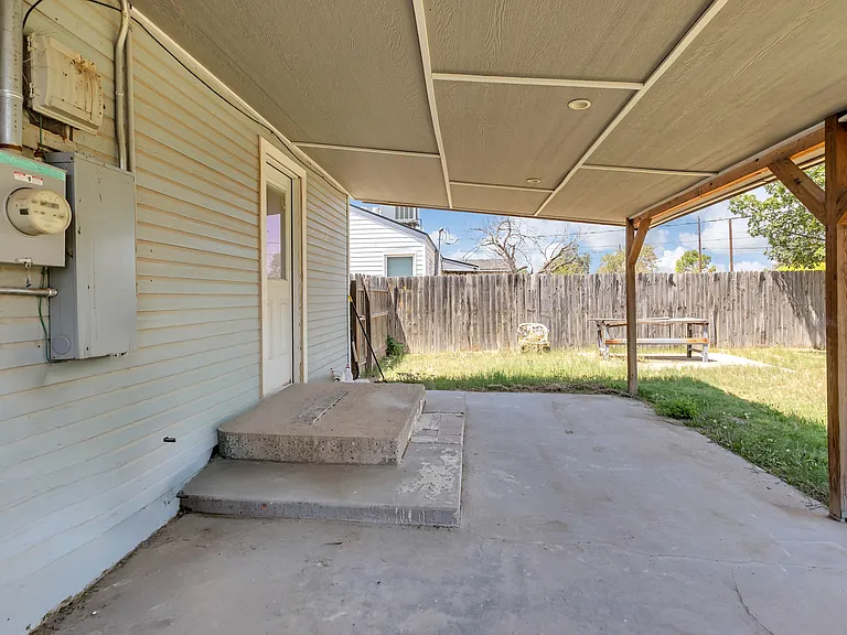 2406 Park Blvd — Photo 16
