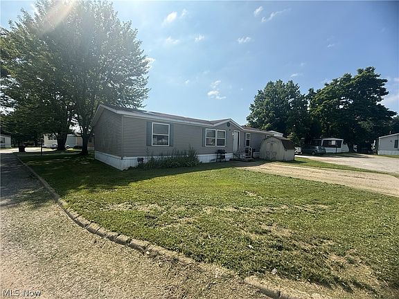 3rd image of 1241 N Park Cir