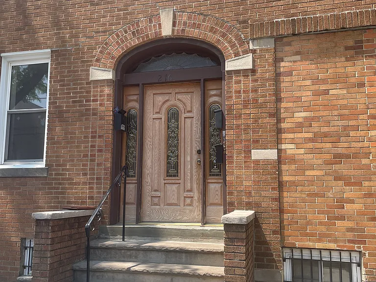 276 N 10th St #1R — Photo 1