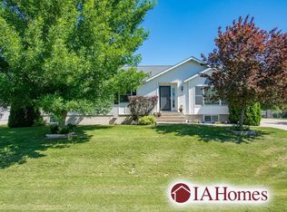 203 Circleview Dr, Atkins, IA 52206