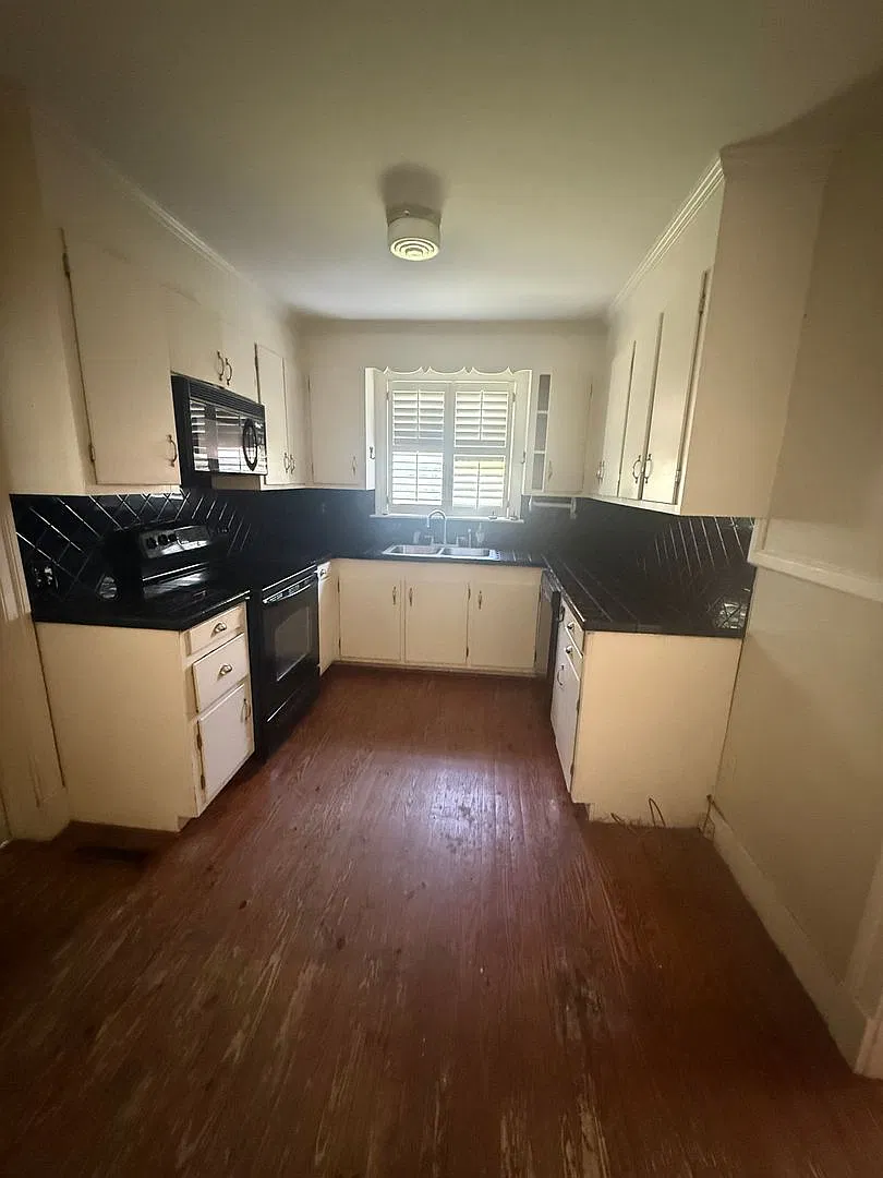 Charming 4 Bedroom Home for Rent 1329 Madison Avenue, Florence, SC — Photo 4