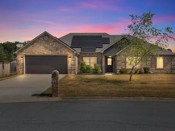 135 Harvick Cir, Cabot, AR 72023