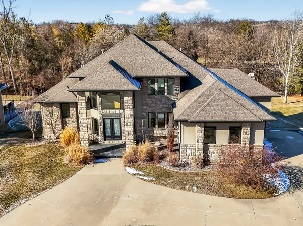 16761 Aurora Ct, Clive, IA 50325