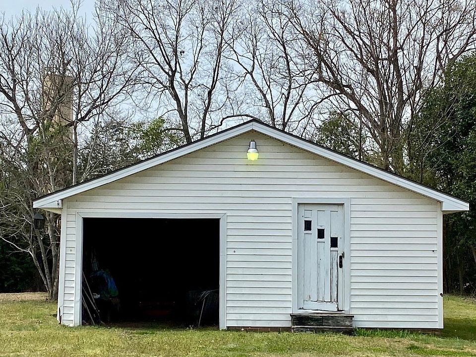 2nd image of 4 Fowlers Cir
