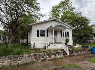 64 Spring St, Glouster, OH 45732