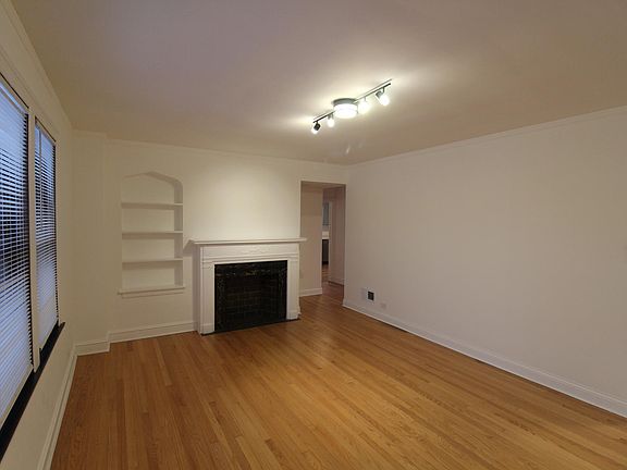 3rd image of 5801 N Richmond St #1