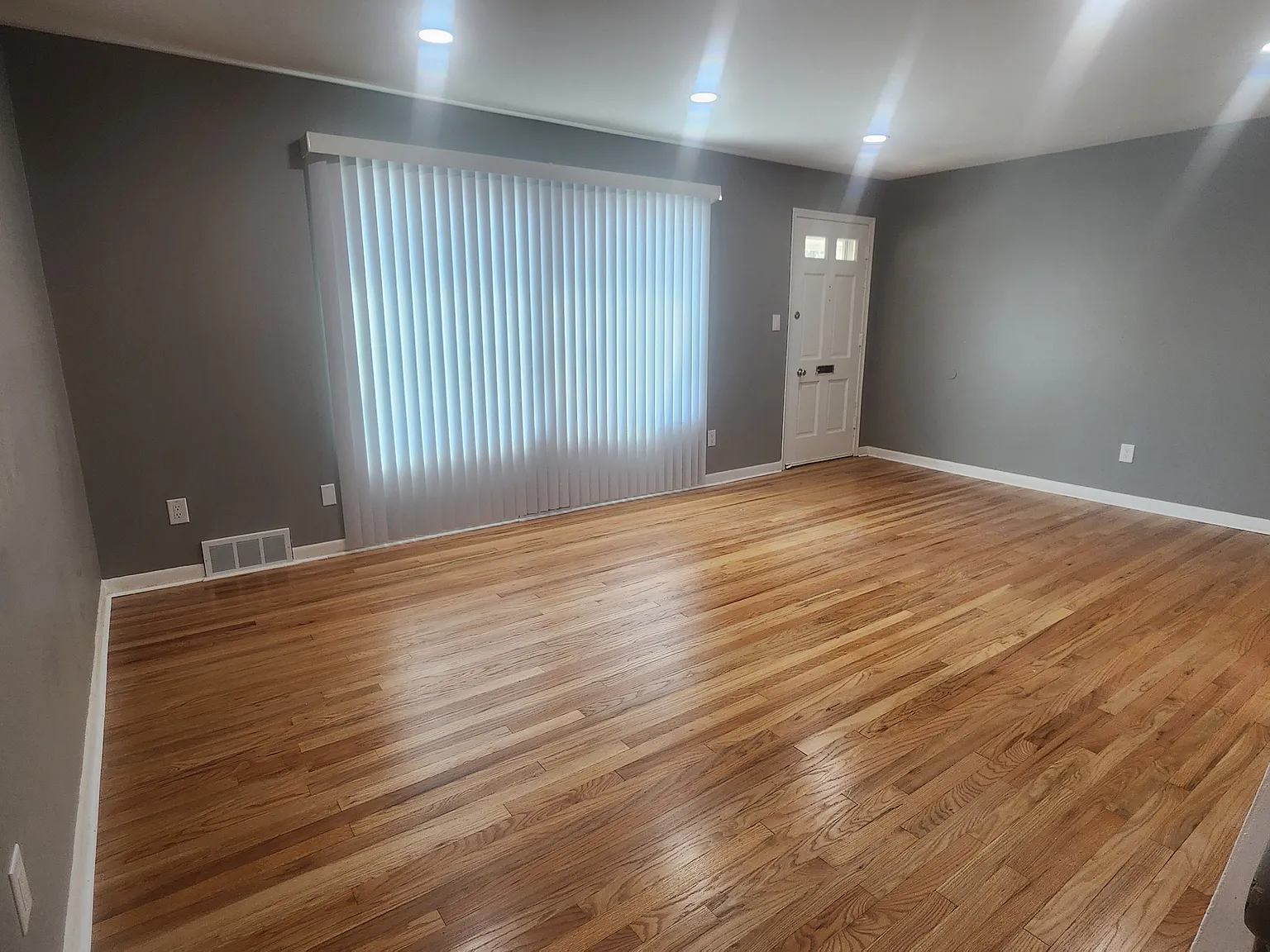 3 bed, 1.5 bath, 1152 sqft, $1,700 — Photo 3