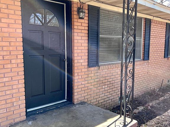 2nd image of 1410 Auburn Dr