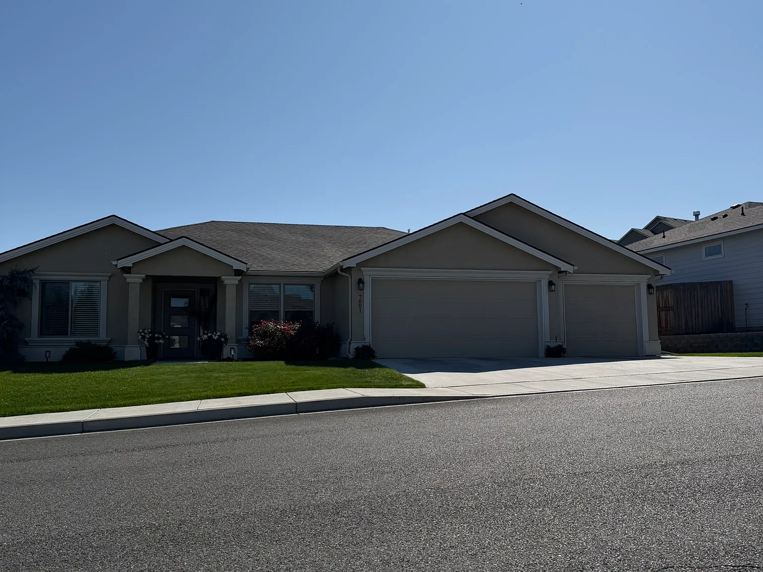 4 bed, 1700 sqft, $2,700 — Photo 1