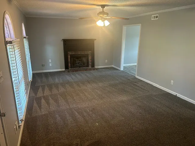 3 bed, 2.5 bath, 1458 sqft, $1,800 — Photo 2