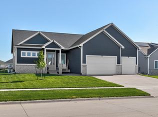 3316 NW 27th St, Ankeny, IA 50023