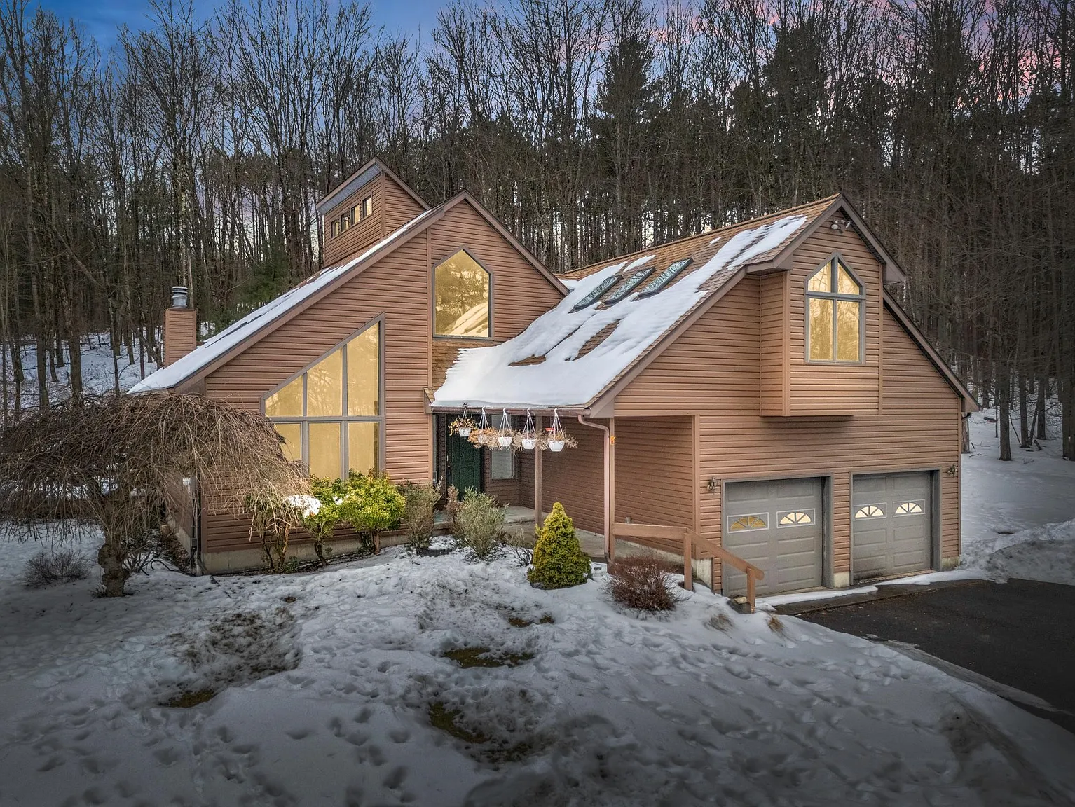 1070 Forest Hill Rd photo 1