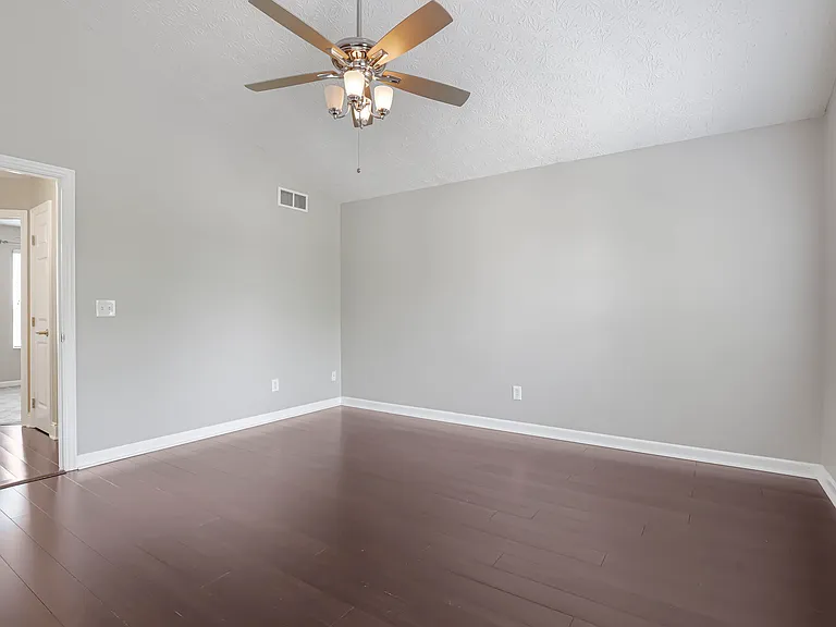 4392 Greensbury Dr — Photo 40