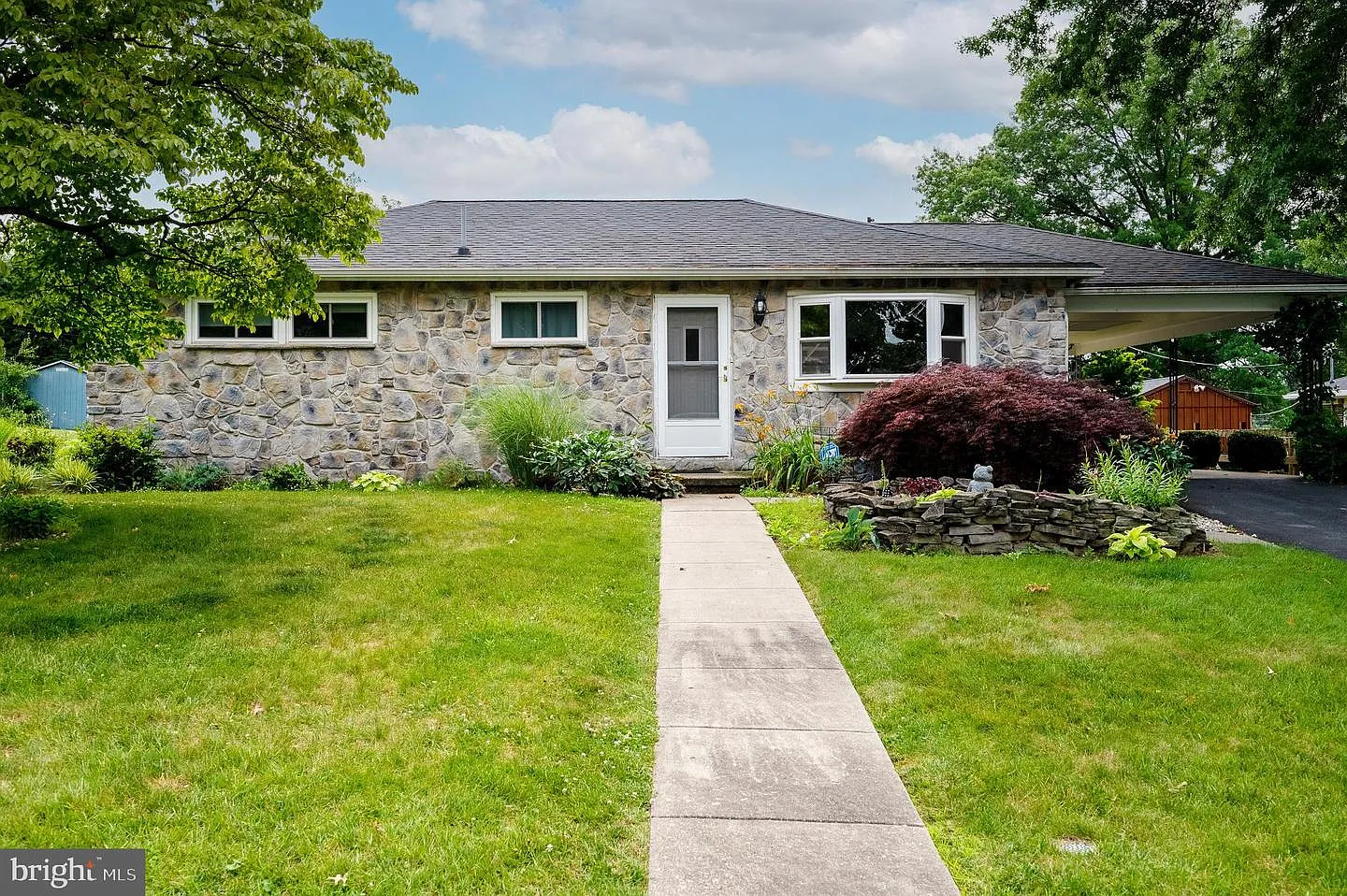 942 Lobelia Ave photo 1