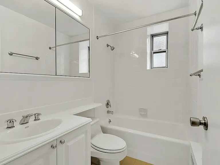 300 E 57th St #17G — Photo 8