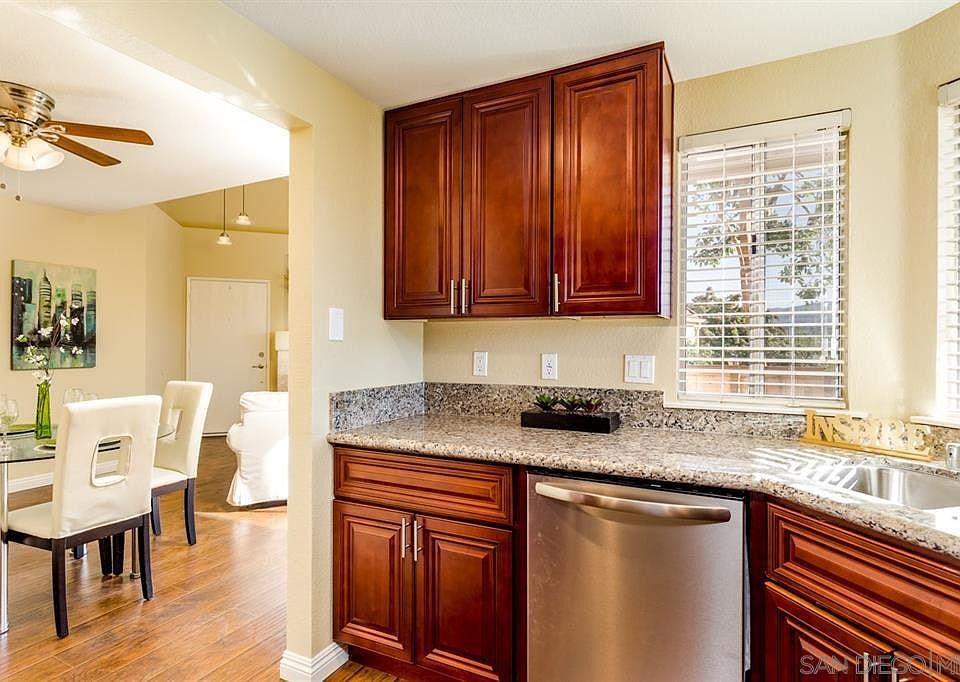 Kitchen & dining areas