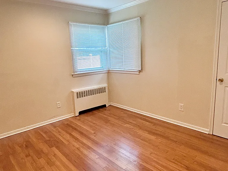 1st floor bedroom (2)