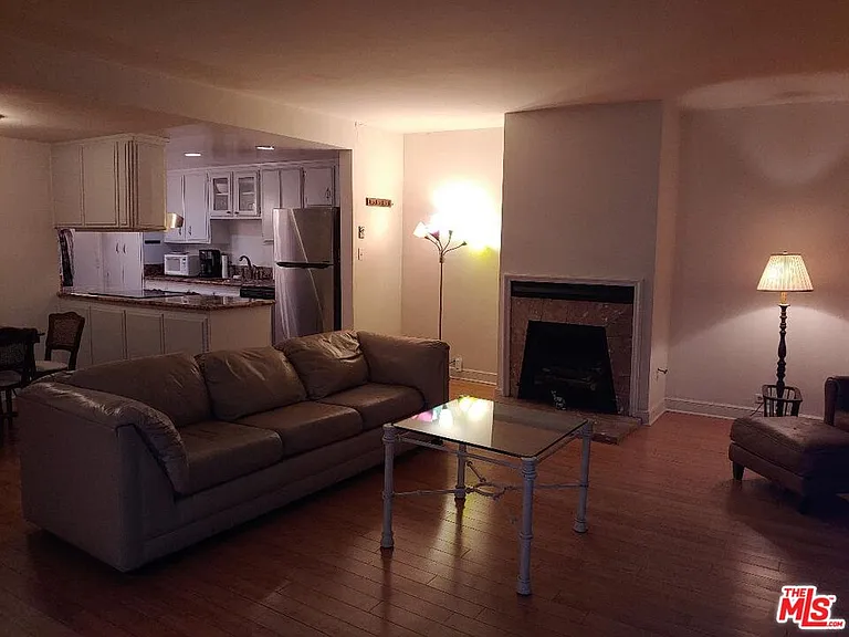 23918 De Ville Way #B — Photo 11