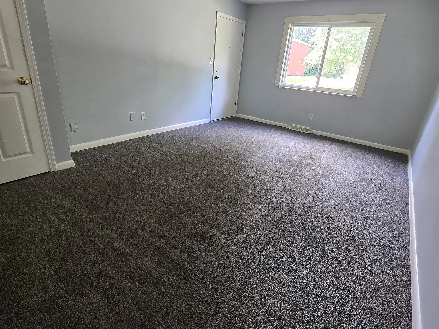 2 bed, 900 sqft, $1,100 — Photo 2