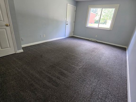 2nd image of 2200 Saratoga Dr APT 1