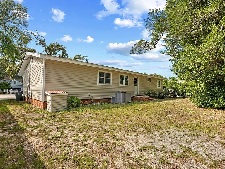 807 Bellamy Rd — Photo 35