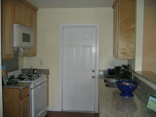 450 S Buena Vista Ave — Photo 5