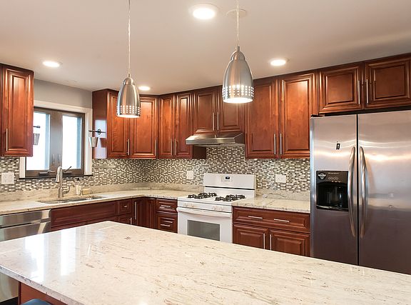 3rd image of 243 N Walnut St APT 3W