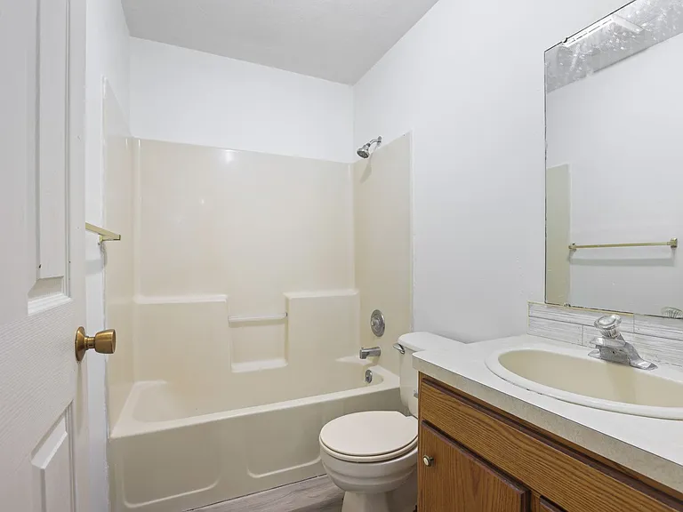H2286UG — Photo 16