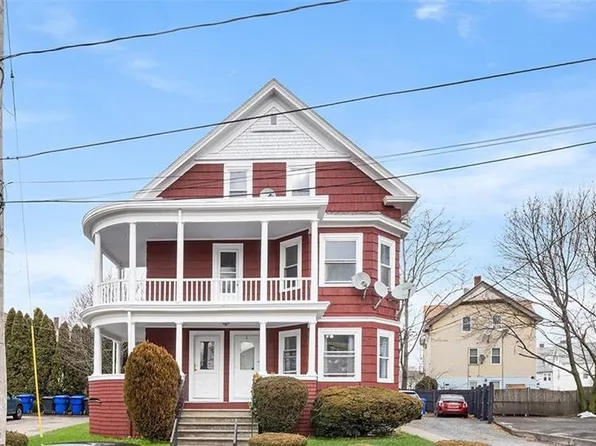 48 Kossuth St, Pawtucket, RI 02860