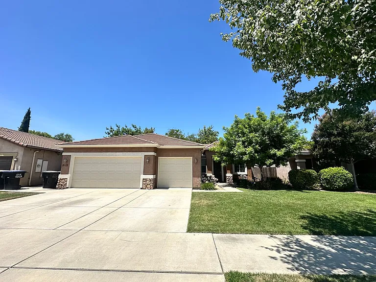 2133 N Denton St — Photo 4