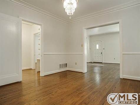 5th image of 4548 S Versailles Ave