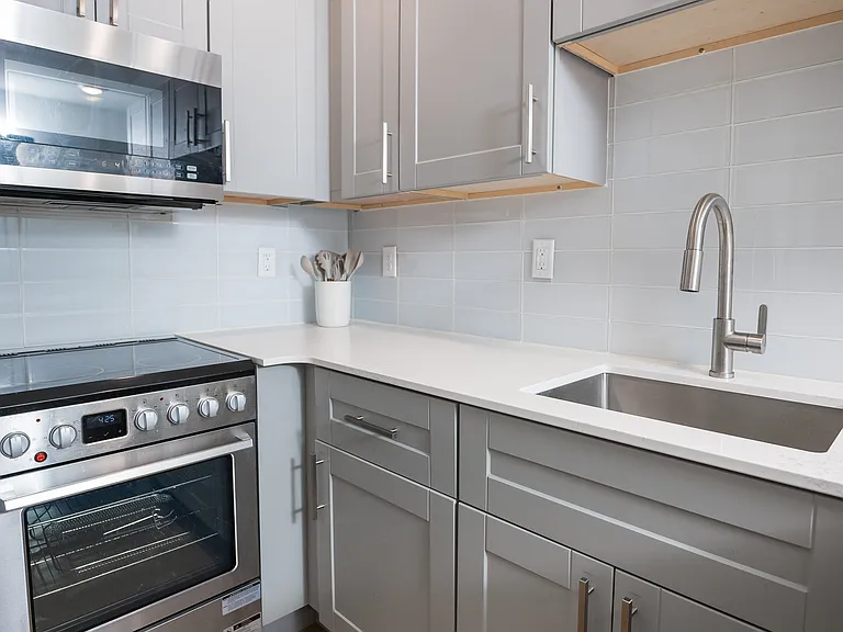 509 E White St #16 — Photo 13