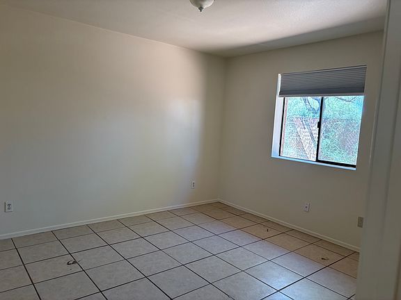 5th image of 4224 E Lee St Unit 2